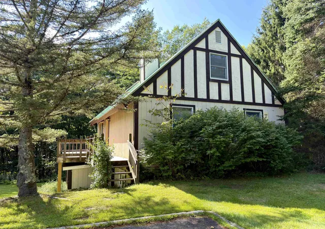 Photo 3 of Sale Pending at 748 Barrows Rd, Stowe, VT 05672 | MLS# 5108318 | Listing updated on 2026-09-07