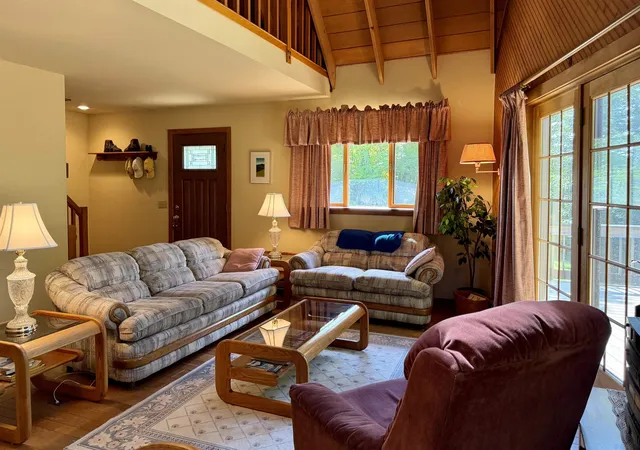 Photo 3 of Sale Pending at 748 Barrows Rd, Stowe, VT 05672 | MLS# 5108318 | Listing updated on 2026-09-07