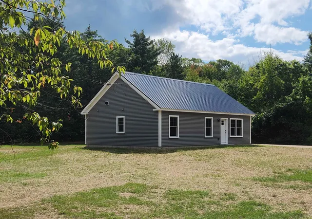 Photo 1 of Single family home for sale at 10 Spring St, Brownfield, ME 04010 | MLS# 5108320 | Listing updated on 2026-09-10