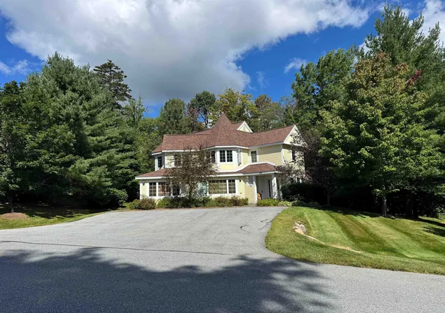 Photo 2 of Townhouse for sale at 21a Queen Anne's Way #21A, Dover, VT 05356 | MLS# 5108333 | Listing updated on 2026-09-07