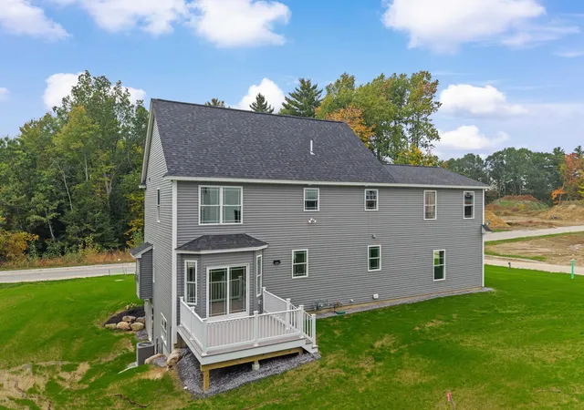 Photo 3 of Single family home for sale at 17 Bernice St, Hooksett, NH 03106 | MLS# 5108346 | Listing updated on 2026-10-10