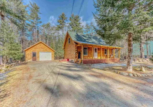 Photo 3 of Single family home for sale at 295 Valley Rd, Woodsville, NH 03785 | MLS# 5108351 | Listing updated on 2026-09-05