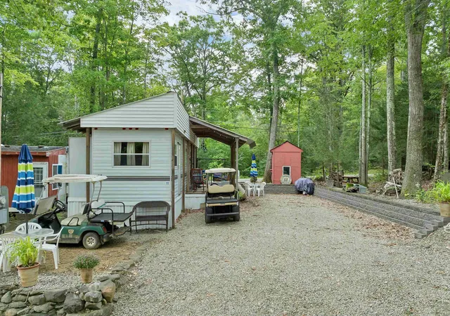 Photo 1 of Manufactured home for sale at 11 Paugus Cir, Rochester, NH 03867 | MLS# 5108363 | Listing updated on 2026-09-09