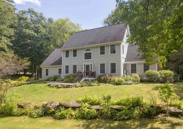 Photo 2 of Single family home for sale at 550 Curtis Brk Rd, Rutland, VT 05701 | MLS# 5108368 | Listing updated on 2026-09-16