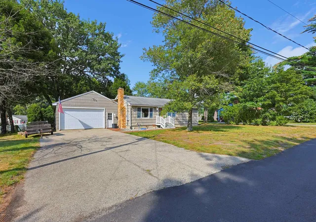 Photo 2 of Sale Pending at 12 Olive Ave, Salem, NH 03079 | MLS# 5108373 | Listing updated on 2026-09-15