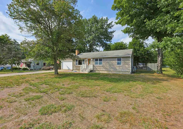 Photo 3 of Sale Pending at 12 Olive Ave, Salem, NH 03079 | MLS# 5108373 | Listing updated on 2026-09-15