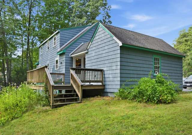 Photo 4 of Single family home for sale at 7 Fran Ave, Plaistow, NH 03865 | MLS# 5108396 | Listing updated on 2026-09-17