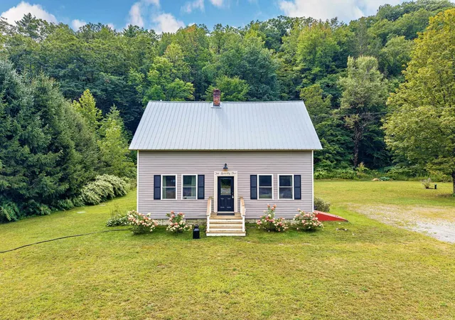 Photo 1 of Single family home for sale at 275 Dover Rd, Williamsville, VT 05362 | MLS# 5108399 | Listing updated on 2026-09-05