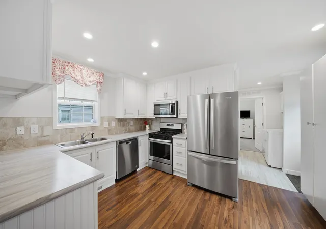 Photo 2 of Sale Pending at 77 Hayes Park, Exeter, NH 03833 | MLS# 5108404 | Listing updated on 2026-09-12