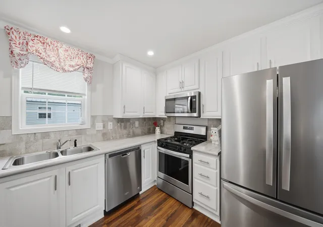 Photo 3 of Sale Pending at 77 Hayes Park, Exeter, NH 03833 | MLS# 5108404 | Listing updated on 2026-09-12
