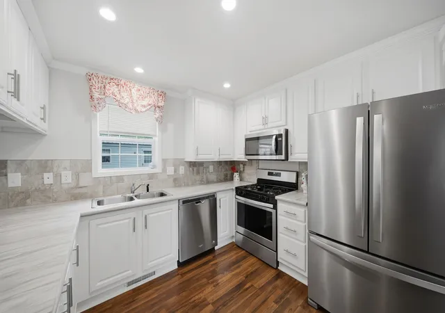 Photo 3 of Sale Pending at 77 Hayes Park, Exeter, NH 03833 | MLS# 5108404 | Listing updated on 2026-09-12