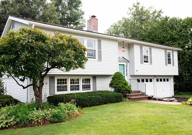 Photo 1 of Single family home for sale at 7 Sebring Rd, South Burlington, VT 05403 | MLS# 5108405 | Listing updated on 2026-09-15