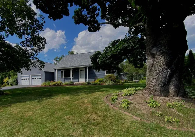 Photo 2 of Single family home for sale at 34 Bert St, Hooksett, NH 03106 | MLS# 5108413 | Listing updated on 2026-09-13