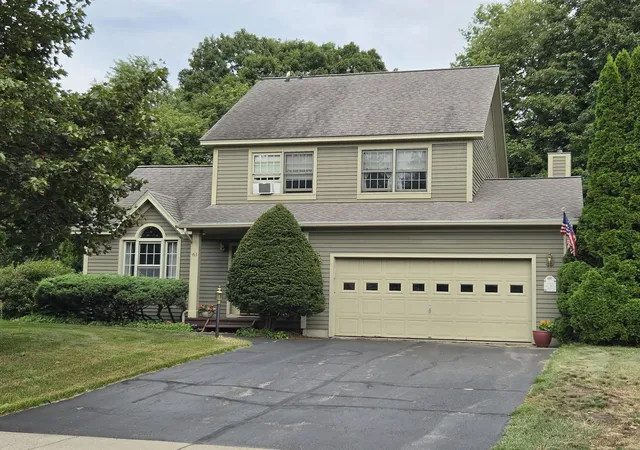 Photo 1 of Single family home for sale at 61 Giffin Ct, Colchester, VT 05446 | MLS# 5108422 | Listing updated on 2026-09-08