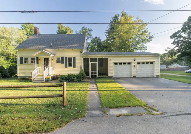 Photo 1 of Single family home for sale at 121 Prospect St, Hinsdale, NH 03451 | MLS# 5108425 | Listing updated on 2026-09-07