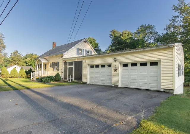 Photo 2 of Single family home for sale at 121 Prospect St, Hinsdale, NH 03451 | MLS# 5108425 | Listing updated on 2026-09-07
