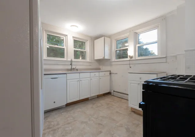 Photo 3 of Single family home for sale at 121 Prospect St, Hinsdale, NH 03451 | MLS# 5108425 | Listing updated on 2026-09-07