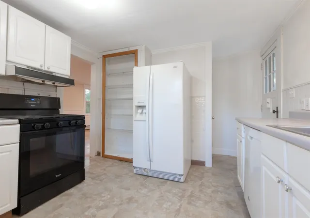 Photo 4 of Single family home for sale at 121 Prospect St, Hinsdale, NH 03451 | MLS# 5108425 | Listing updated on 2026-09-07