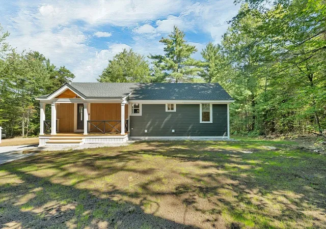Photo 3 of Single family home for sale at 17 Moss Ln, Madison, NH 03849 | MLS# 5108426 | Listing updated on 2026-10-01