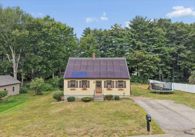 Photo 1 of Single family home for sale at 23 Hampshire Dr, Concord, NH 03301 | MLS# 5108427 | Listing updated on 2026-09-30