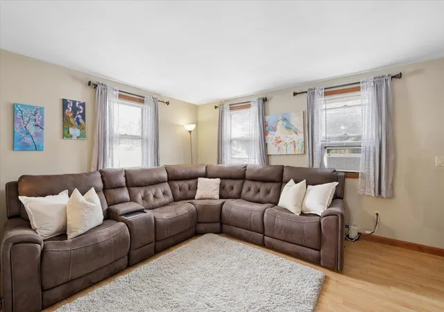 Photo 4 of Single family home for sale at 23 Hampshire Dr, Concord, NH 03301 | MLS# 5108427 | Listing updated on 2026-09-30