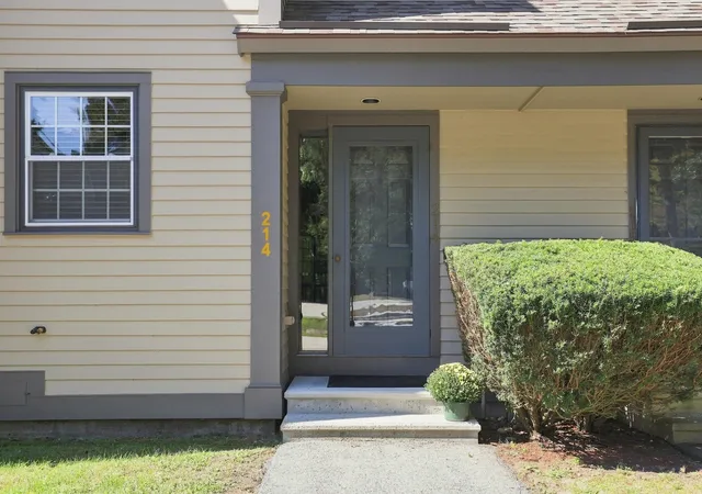 Photo 2 of Townhouse for sale at 1465 Hooksett Rd #214, Hooksett, NH 03106 | MLS# 5108428 | Listing updated on 2026-09-14