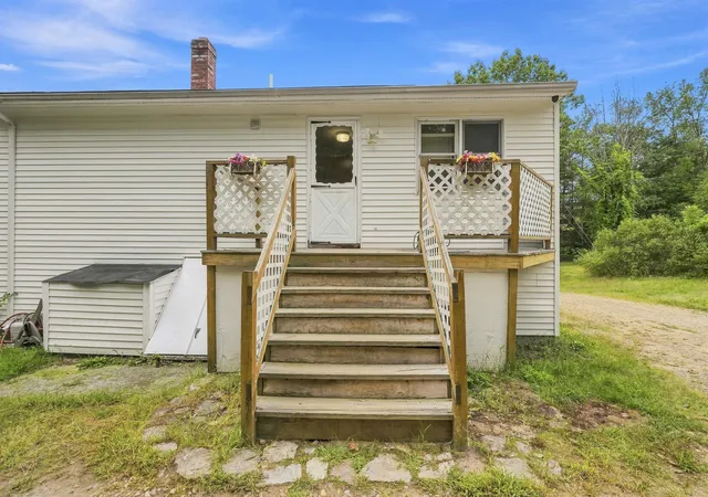 Photo 4 of Single family home for sale at 360 Dowboro Rd, Pittsfield, NH 03263 | MLS# 5108433 | Listing updated on 2026-09-12