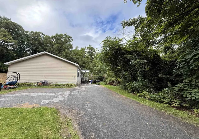 Photo 4 of Single family home for sale at 112 Outwater Rd, Bennington, VT 05201 | MLS# 5108455 | Listing updated on 2026-09-05