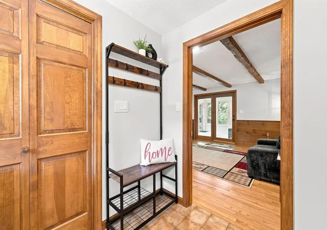 Photo 3 of Single family home for sale at 18 Meadow Lark Ln, Goffstown, NH 03045 | MLS# 5108467 | Listing updated on 2026-09-10