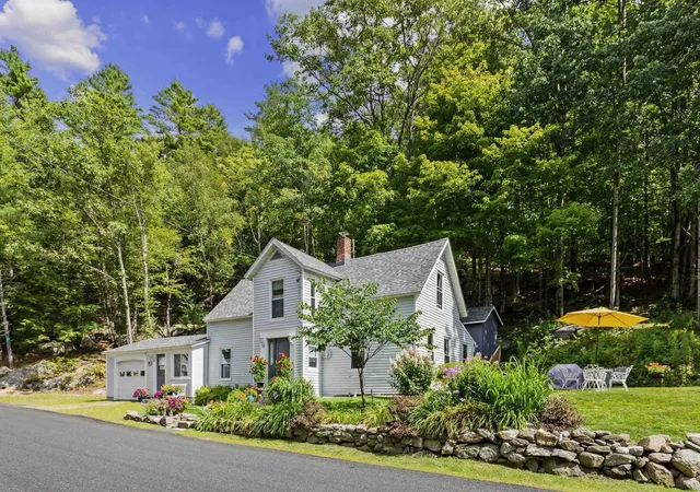 Photo 2 of Single family home for sale at 22 Old Georges Mills Rd, Sunapee, NH 03782 | MLS# 5108472 | Listing updated on 2026-09-11