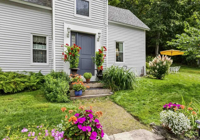 Photo 3 of Single family home for sale at 22 Old Georges Mills Rd, Sunapee, NH 03782 | MLS# 5108472 | Listing updated on 2026-10-27