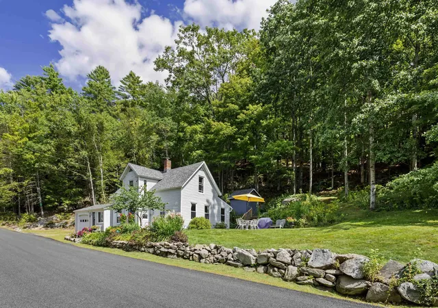 Photo 4 of Single family home for sale at 22 Old Georges Mills Rd, Sunapee, NH 03782 | MLS# 5108472 | Listing updated on 2026-09-11