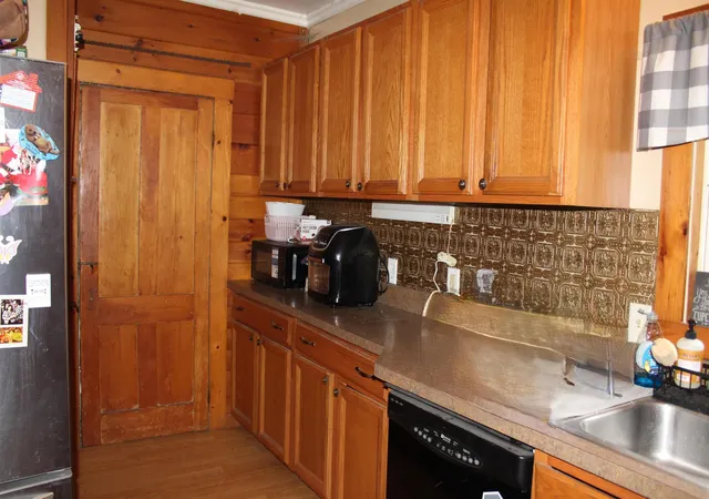 Photo 4 of Single family home for sale at 28 Spring St, Colebrook, NH 03576 | MLS# 5108474 | Listing updated on 2026-09-06