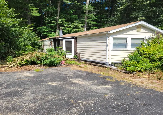 Manufactured home for sale at 14 Susan St, Danville, NH 03819 | MLS# 5108487