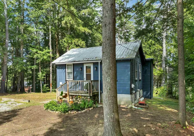 Photo 2 of Single family home for sale at 555 Stage Rd, Sanbornton, NH 03269 | MLS# 5108490 | Listing updated on 2026-09-24