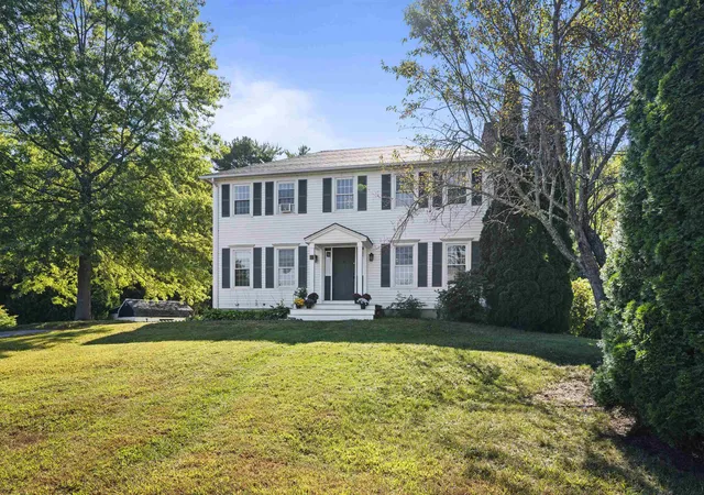 Photo 3 of Single family home for sale at 29 Dixon Way, Seabrook, NH 03874 | MLS# 5108491 | Listing updated on 2026-09-16