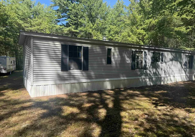 Photo 3 of Manufactured home for sale at 6 Blueberry Rd, Center Ossipee, NH 03814 | MLS# 5108495 | Listing updated on 2026-09-13