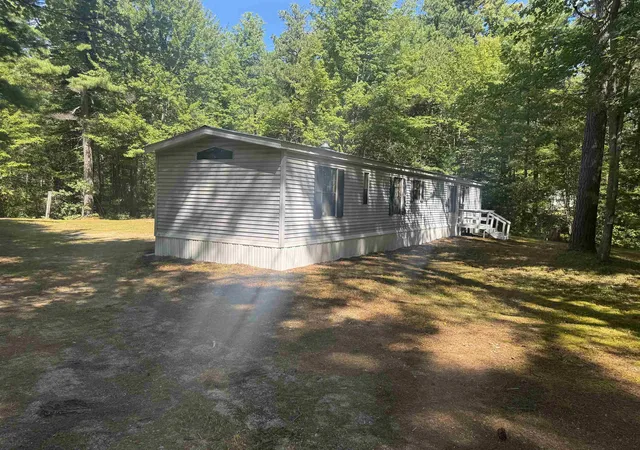 Photo 4 of Manufactured home for sale at 6 Blueberry Rd, Center Ossipee, NH 03814 | MLS# 5108495 | Listing updated on 2026-09-13