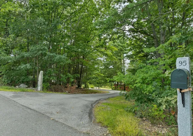 Photo 3 of Single family home for sale at 95 Blueberry Hl Rd, Meredith, NH 03253 | MLS# 5108499 | Listing updated on 2026-09-08