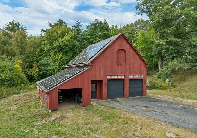 Photo 4 of Single family home for sale at 95 Blueberry Hl Rd, Meredith, NH 03253 | MLS# 5108499 | Listing updated on 2026-09-08