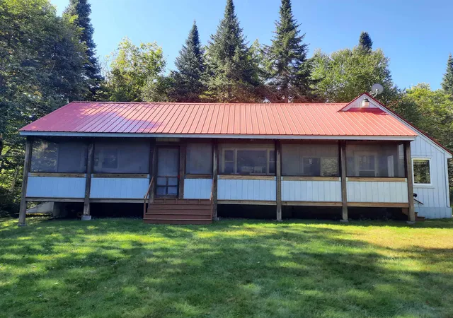 Photo 1 of Single family home for sale at 7 Philbrook Rd, Pittsburg, NH 03592 | MLS# 5108507 | Listing updated on 2026-09-08