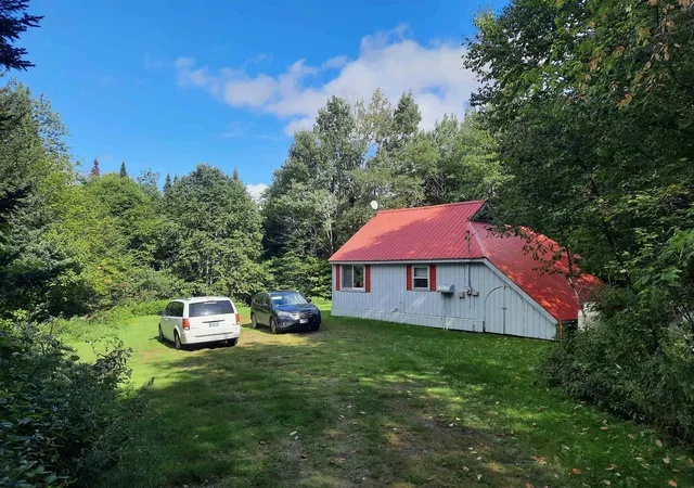 Photo 3 of Single family home for sale at 7 Philbrook Rd, Pittsburg, NH 03592 | MLS# 5108507 | Listing updated on 2026-09-08