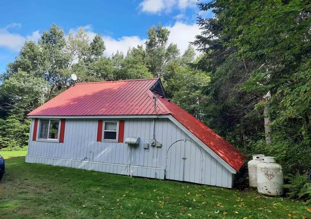 Photo 4 of Single family home for sale at 7 Philbrook Rd, Pittsburg, NH 03592 | MLS# 5108507 | Listing updated on 2026-09-08