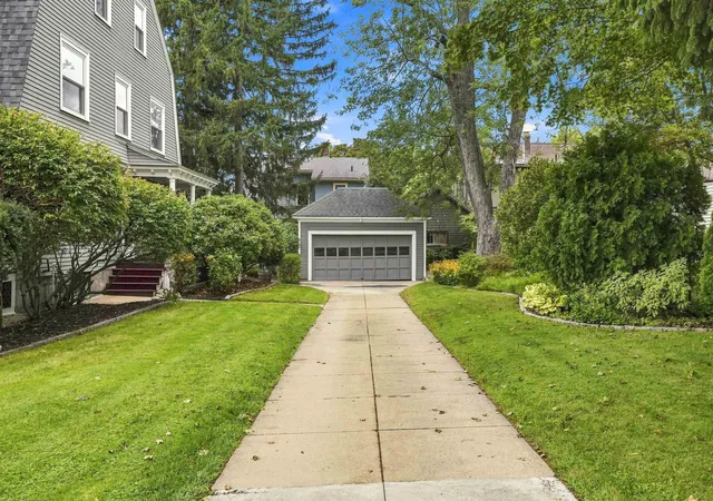 Photo 2 of Single family home for sale at 1028 Union St, Manchester, NH 03104 | MLS# 5108514 | Listing updated on 2026-09-11