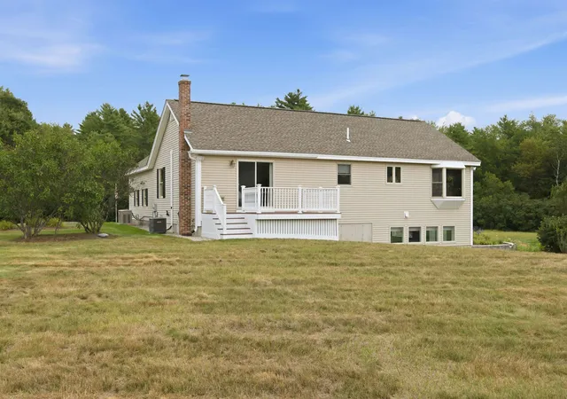 Photo 3 of Single family home for sale at 7107 School St, Loudon, NH 03307 | MLS# 5108520 | Listing updated on 2026-09-13