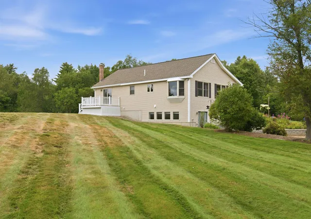 Photo 4 of Single family home for sale at 7107 School St, Loudon, NH 03307 | MLS# 5108520 | Listing updated on 2026-09-13