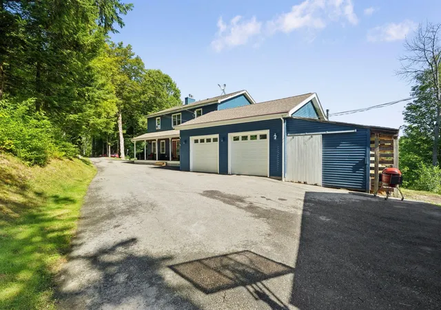 Photo 3 of Single family home for sale at 25 Bear Holw Rd, Grafton, NH 03240 | MLS# 5108525 | Listing updated on 2026-09-23