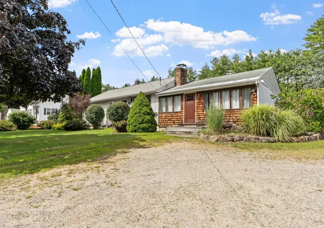 House for sale at 654 Daniel Webster Hwy, Merrimack, NH 03054 | MLS# 5108526 | Listing updated on 2026-09-14