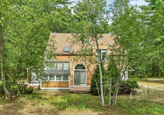 Photo 1 of Single family home for sale at 6 Laurel Rd, Center Ossipee, NH 03814 | MLS# 5108533 | Listing updated on 2026-09-11