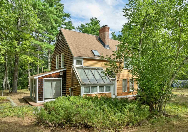 Photo 3 of Single family home for sale at 6 Laurel Rd, Center Ossipee, NH 03814 | MLS# 5108533 | Listing updated on 2026-09-14
